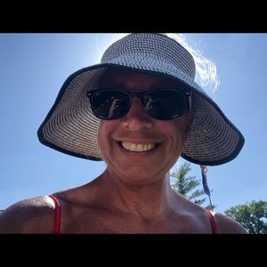 Meet your Posher, Kendra